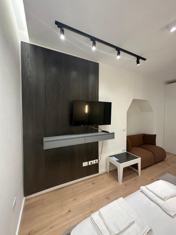 Center Apartment Tiranë Ngoại thất bức ảnh