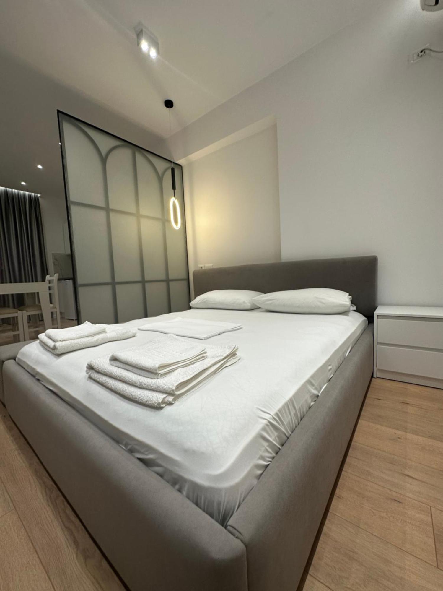 Center Apartment Tiranë Ngoại thất bức ảnh